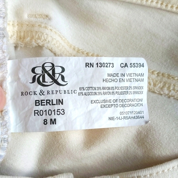 Rock & Republic Cream Straight Leg Jeans - Picture 12 of 12